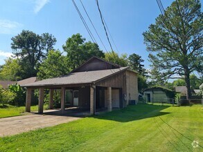 Building Photo - 817 Williamson Rd