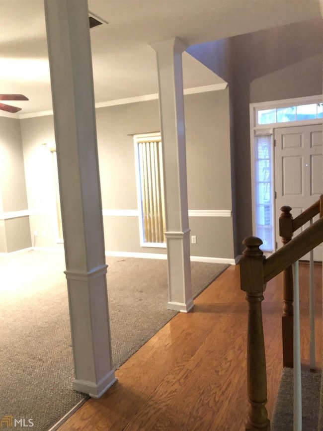 Building Photo - 270 Saddle Ridge Way