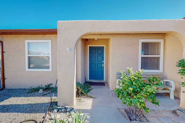 Building Photo - 3010 May Cir SE