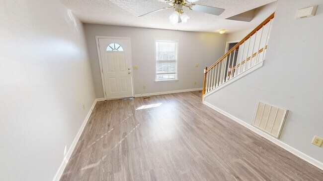 Foto del edificio - Renovated Three Bedroom Columbia Townhome!!