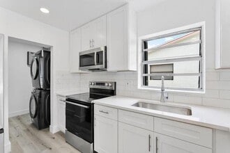 Building Photo - 488 NW 2nd Terrace