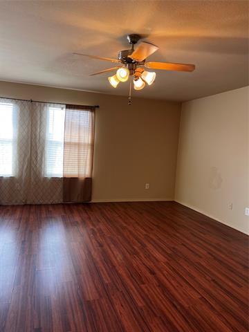 Foto del edificio - 245 Willow Creek Ln