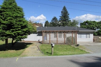 Building Photo - 430 N Section St