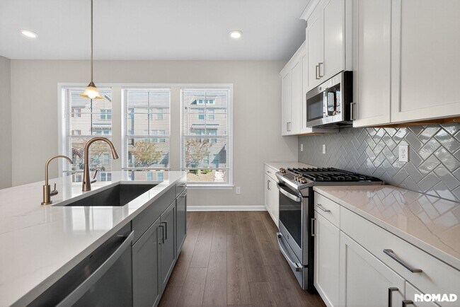 Foto del edificio - 3447 Hidden Valley Cir