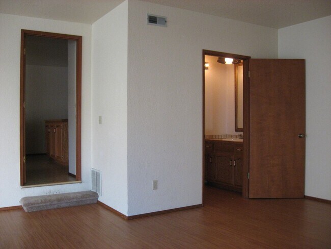 Foto del edificio - 824 SE Jensen St