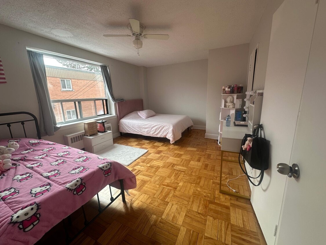 Photo du bâtiment - 1 Bedroom Apartment located along The Kingsway