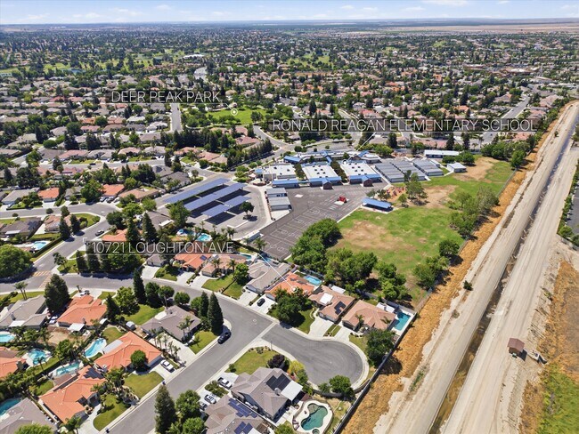 Foto del edificio - 10721 Loughton Ave
