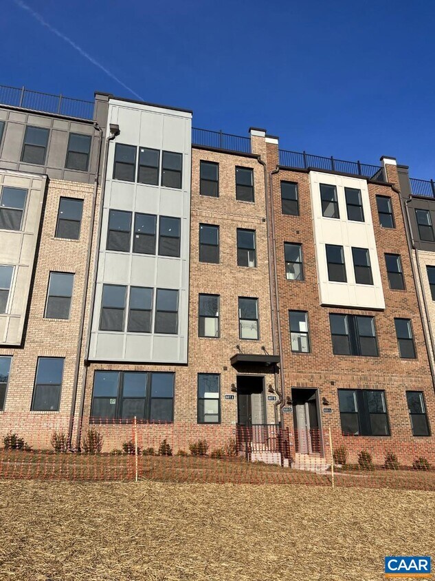 Foto principal - 807 Wesley Ln