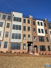 Building Photo - 807 Wesley Ln