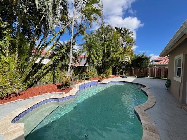 Foto del edificio - 11313 NW 65th St