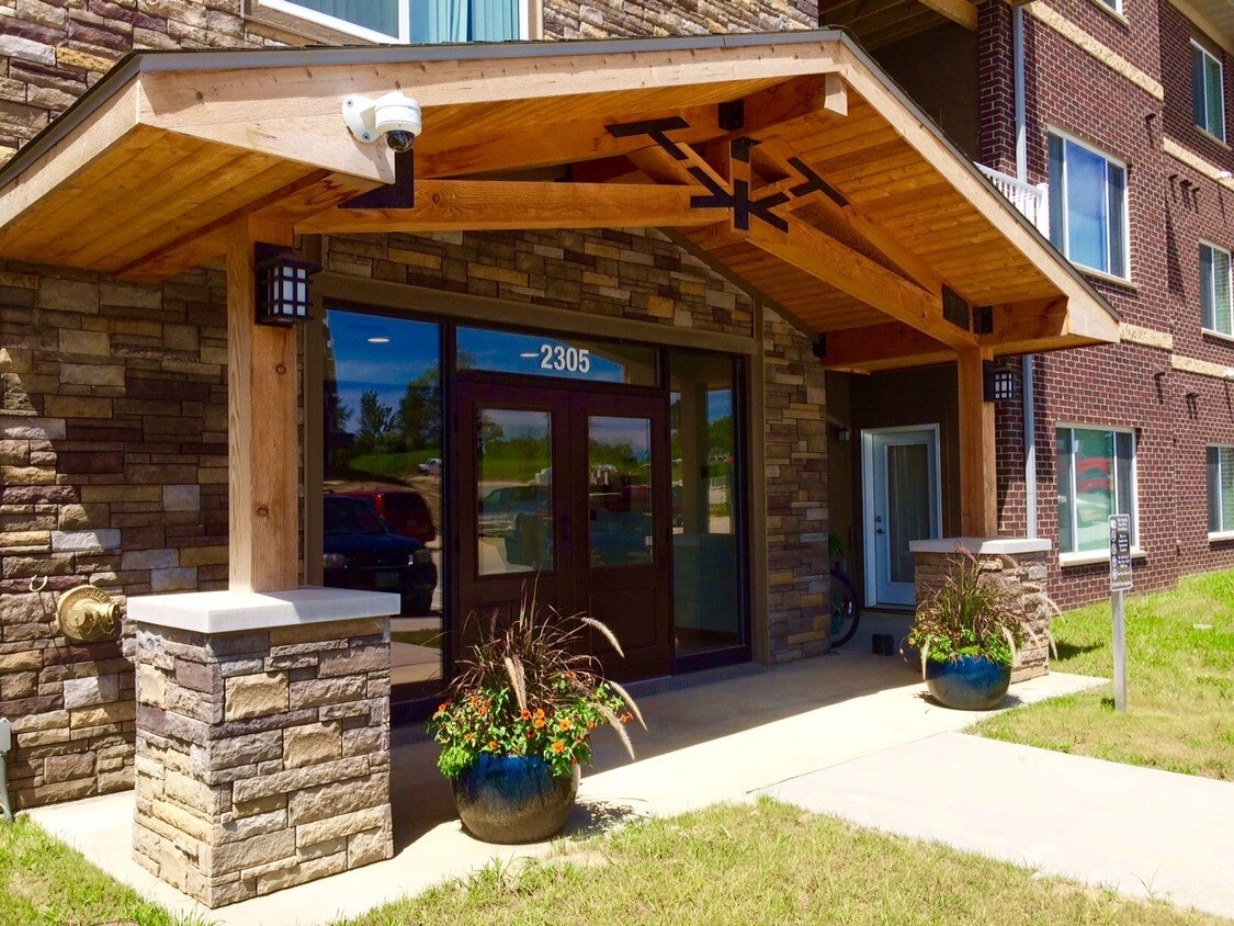 Entrada - Cedar River Bluffs Apartments