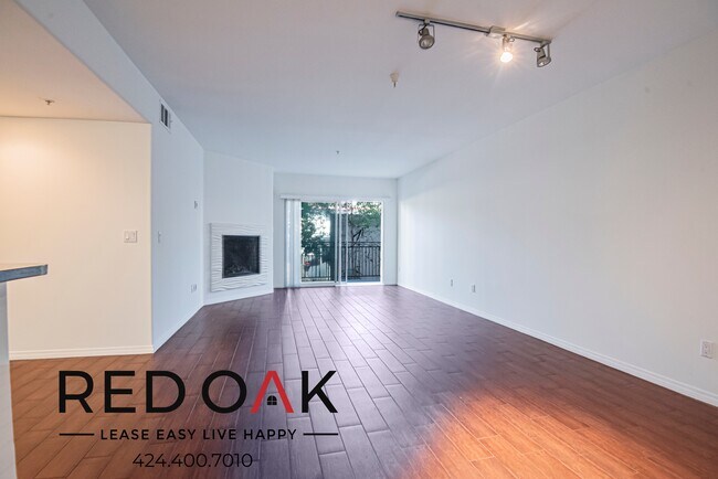 Foto del edificio - ~1 Month FREE~ Welcoming Two Bedroom with ...