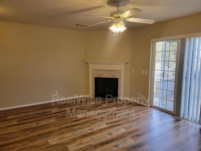 Building Photo - 2080 NE Chanel Ct
