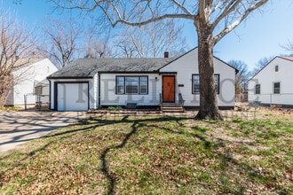 Building Photo - 1562 Floberta St