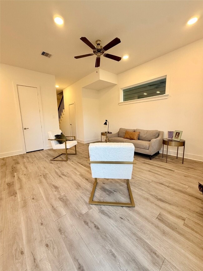 Foto del edificio - 9609 Habitat St