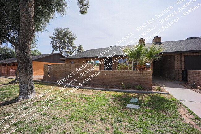 Building Photo - 3 Bed Condo in a quiet community