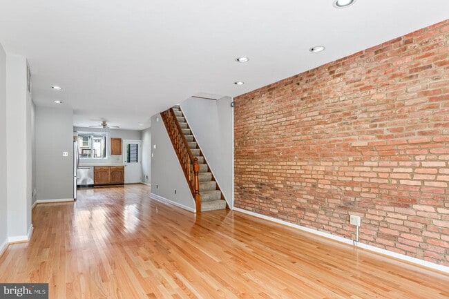 Building Photo - 315 S East Ave