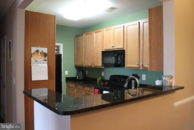 Building Photo - 6161 Willow Pl