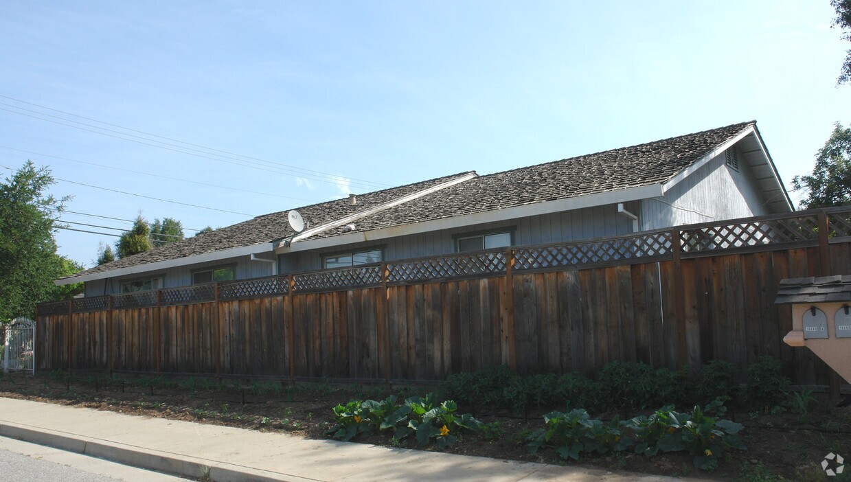 Building Photo - 480 San Pedro Ave