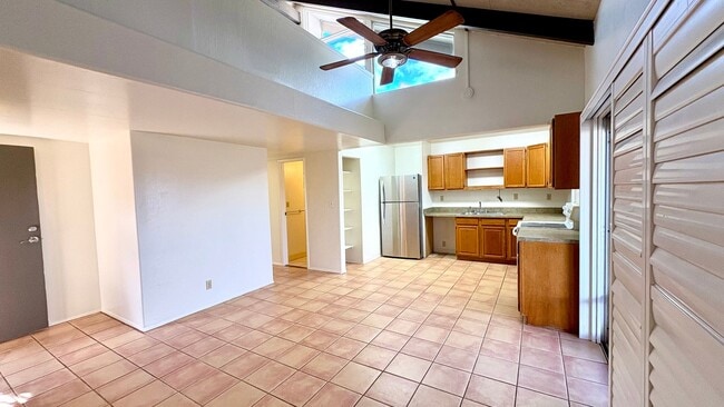 Foto del edificio - AVAILABLE NOW! 2 BED/1 BATH TOWNHOME W/ LO...