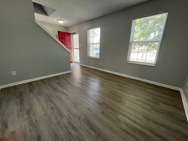 Building Photo - 10279 Buell Dr