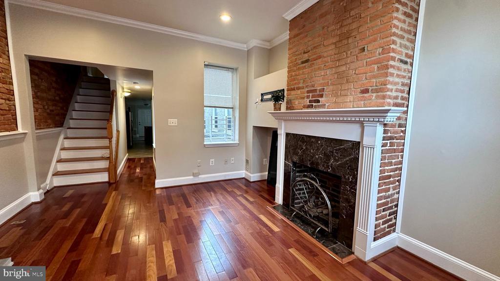Primary Photo - 248 S Washington St