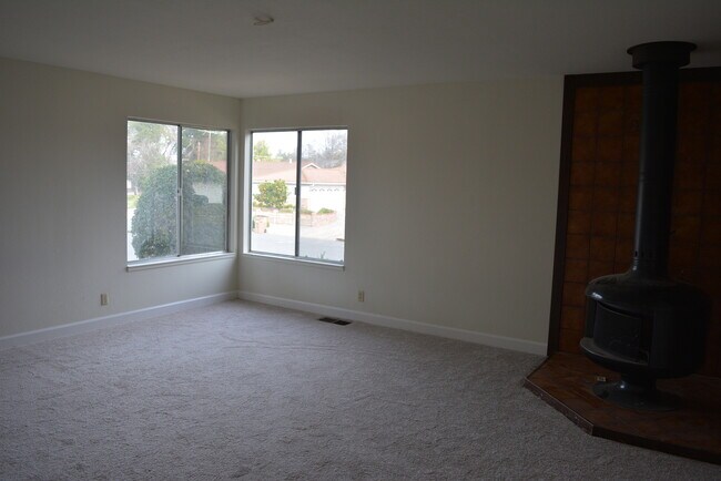 Foto del edificio - Single Family Home with Pool