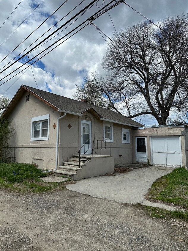 Primary Photo - 2 Bedroom House