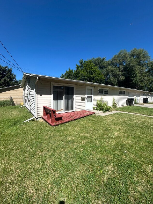 Primary Photo - 838 Avenue C