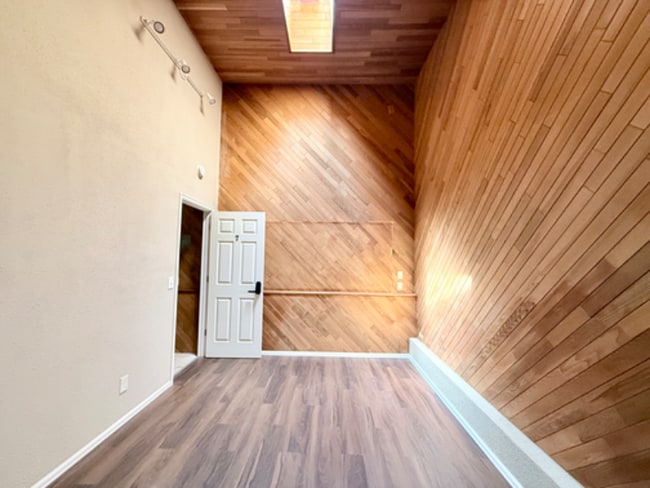Building Photo - 301 W Mangrum Dr
