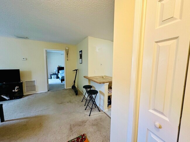 Building Photo - 225 S Tropical Trail