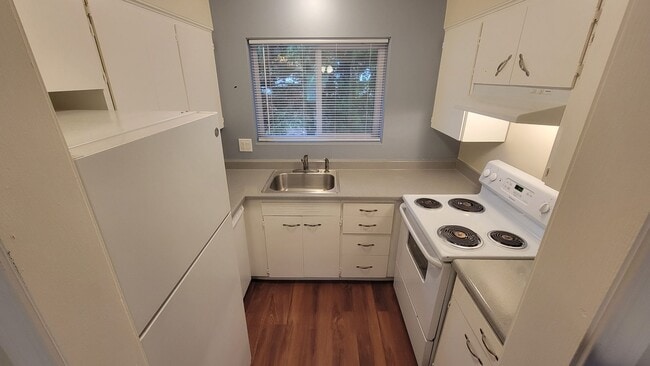 Interior Photo - Lake Village