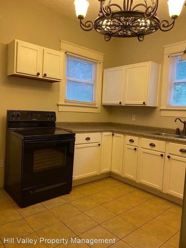 Building Photo - 4 br, 2 bath House - 1010 S 8th St