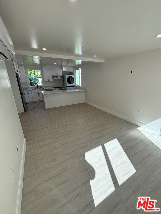 Foto del edificio - 8337 4th St