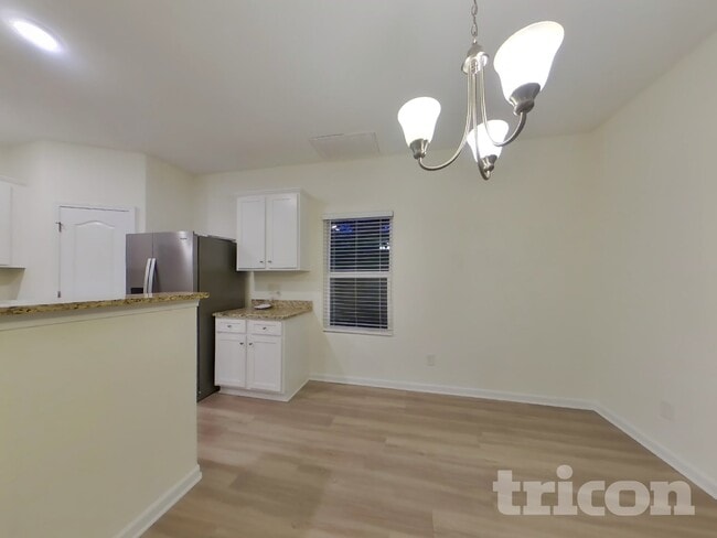 Building Photo - 2729 Yurman Rd