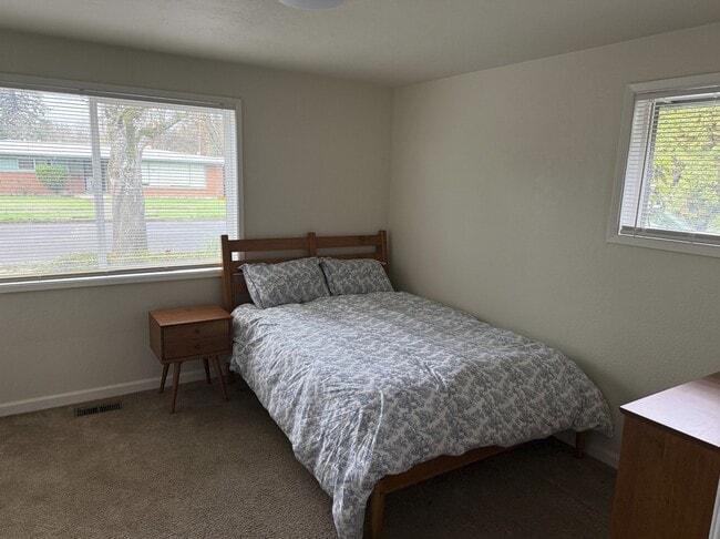 Foto del edificio - 1137 NW Dixon St