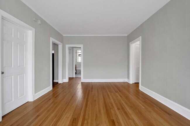 Foto del edificio - 1239 W Greenleaf Ave