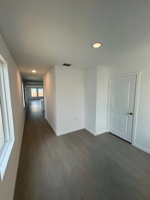 Foto del edificio - 1311 Neria Lp