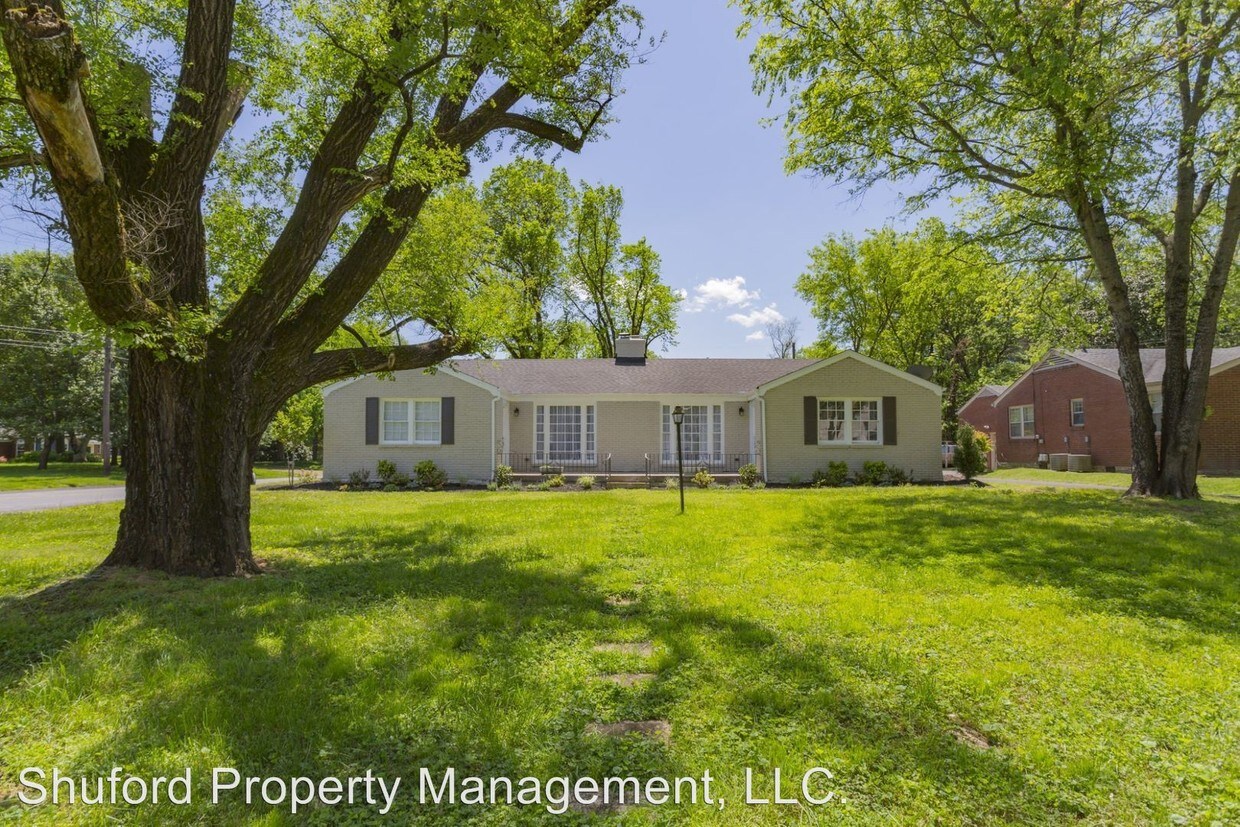 2 br, 1 bath House 1001A Woodmont Blvd. House Rental in Nashville