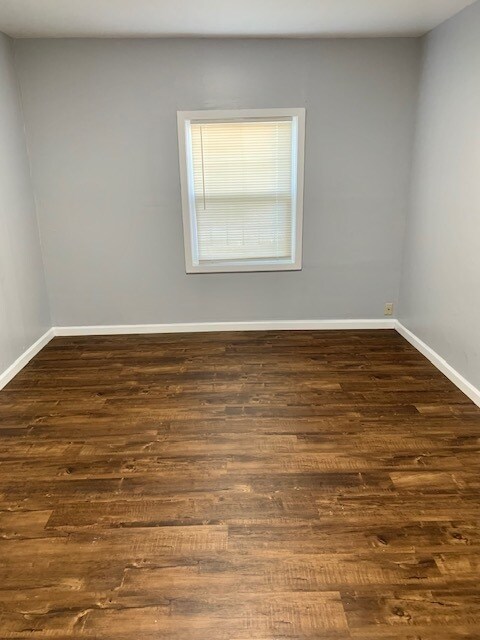 Foto del edificio - 1 bed 1 bath Duplex unit in Richmond -- AVAILABLE NOW !!