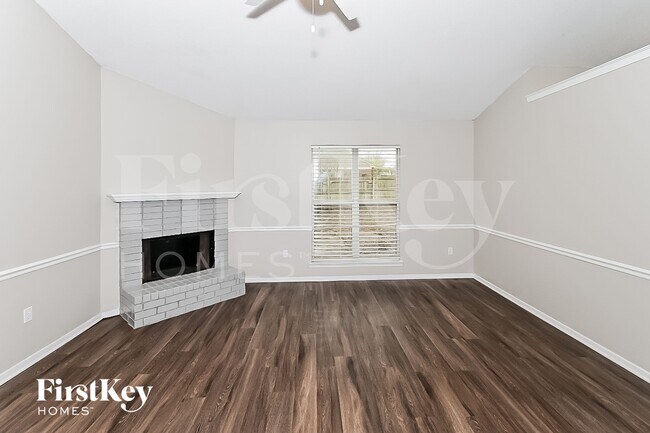 Foto del edificio - 6495 Westbury Ave