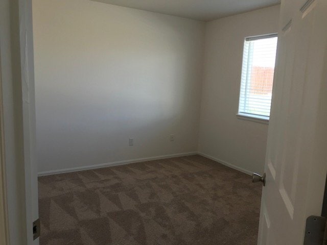 Building Photo - 3 Bedroom townhome