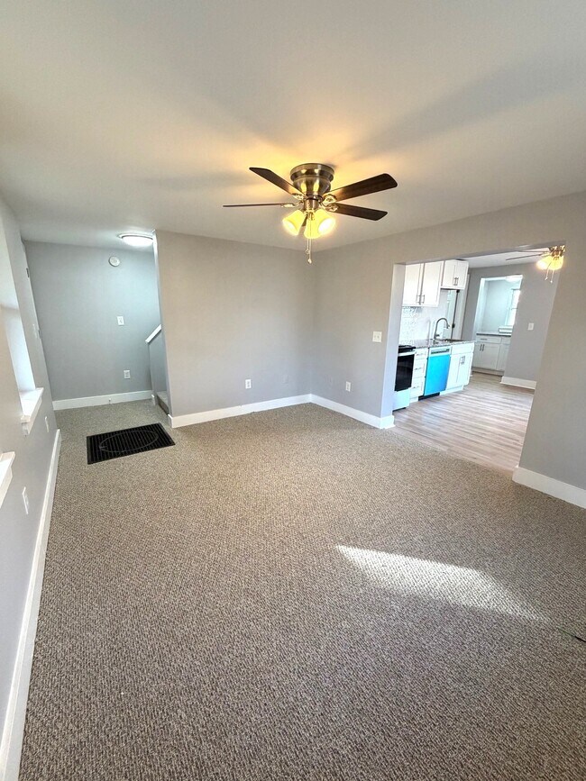 Foto del edificio - 331-339 Naubuc Ave