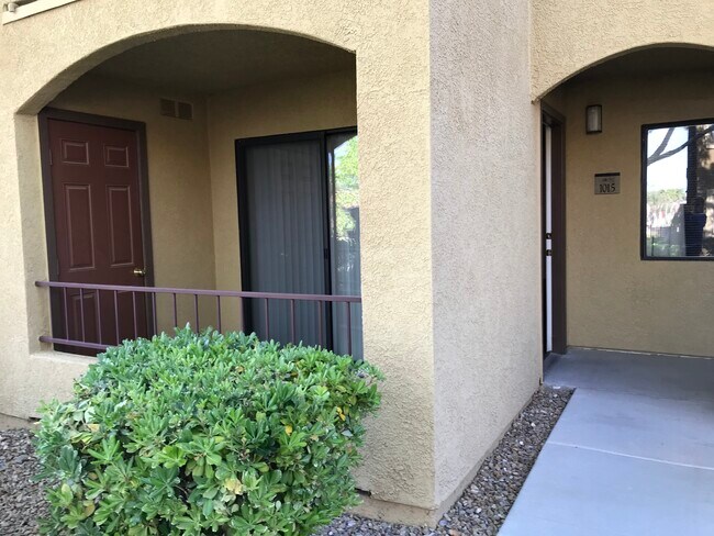 Foto del edificio - 950 Seven Hills Dr