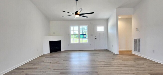 Building Photo - 3600 Navigator Dr