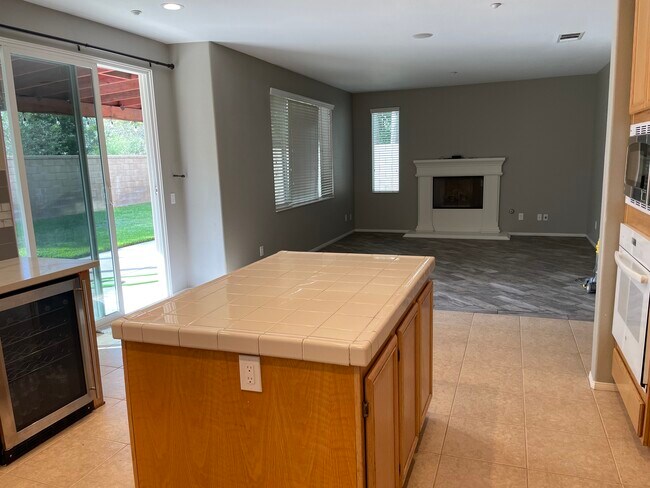 Building Photo - 7770 Lincoln Ct