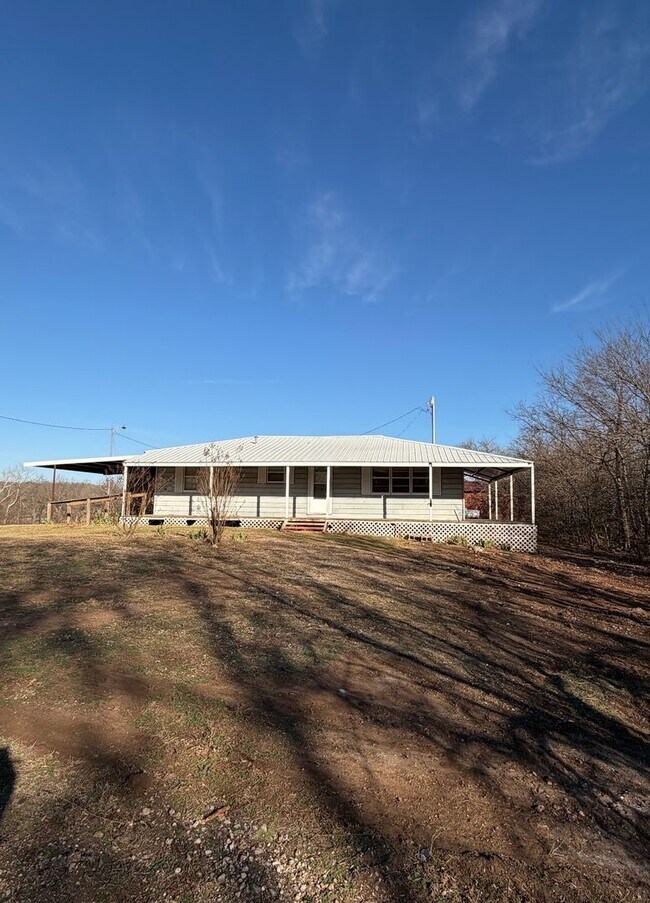 Foto del edificio - 3 bedroom 1 bath country home