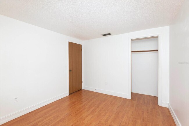 Foto del edificio - 6436 Baldwyn Ave
