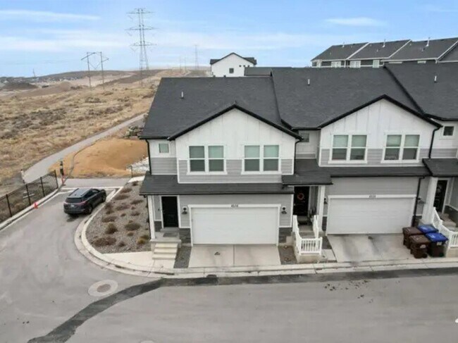 Foto del edificio - 4536 E Hurstbourne Dr