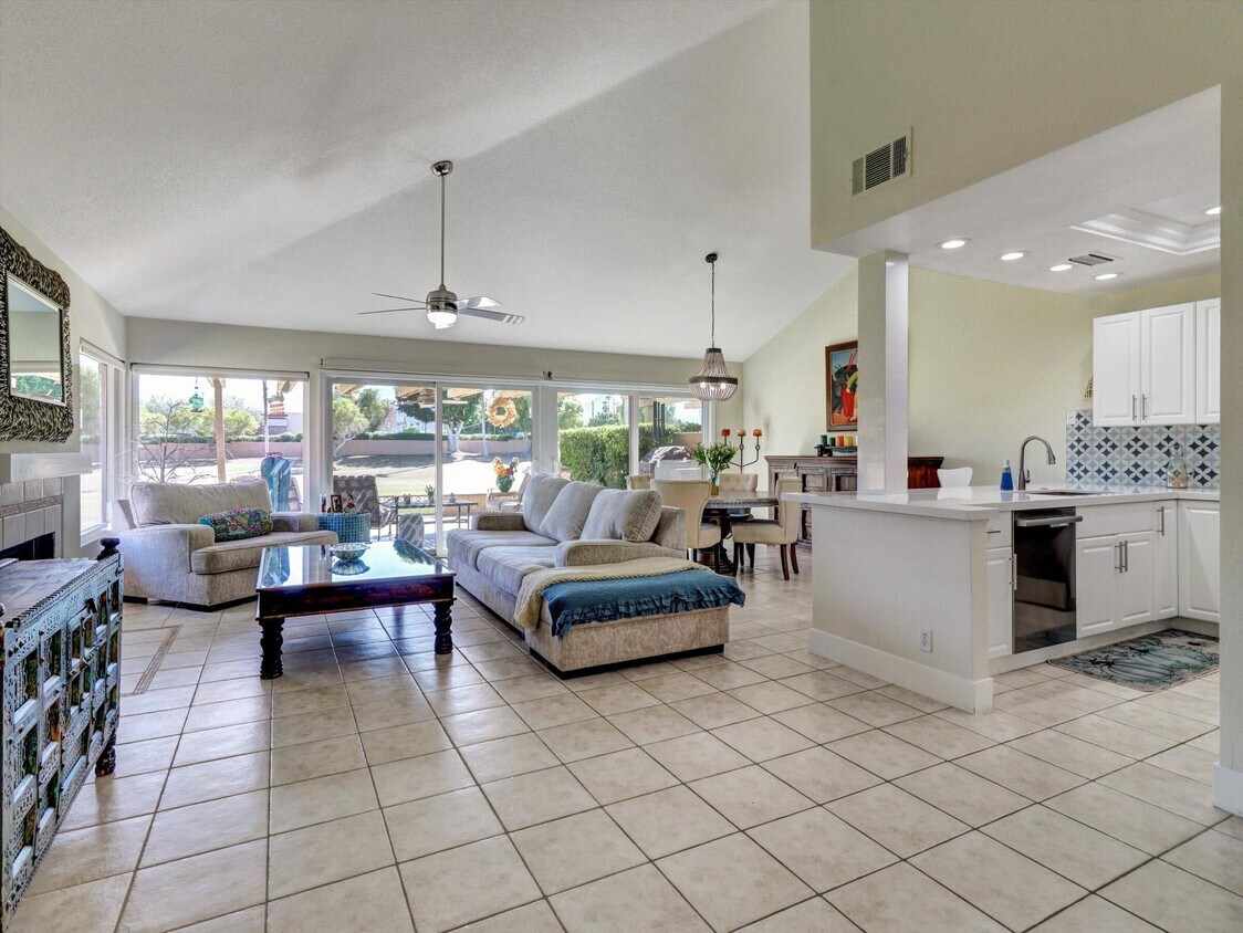 Foto principal - 77897 Woodhaven Dr S